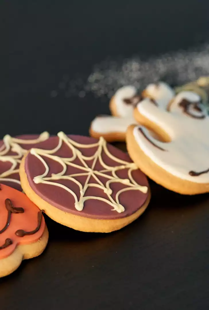 biscotti halloween fashion.jpg