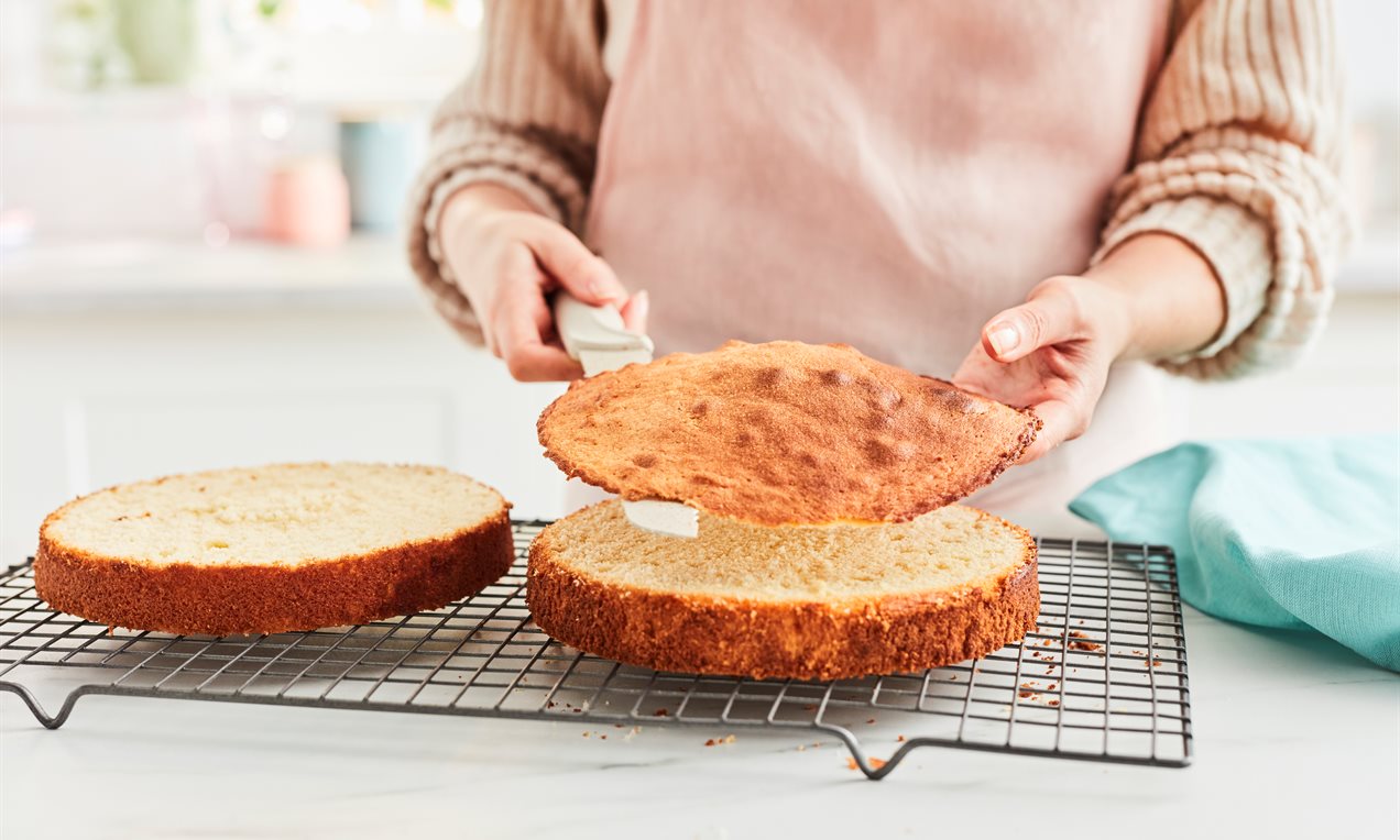 Domed Cake removing top