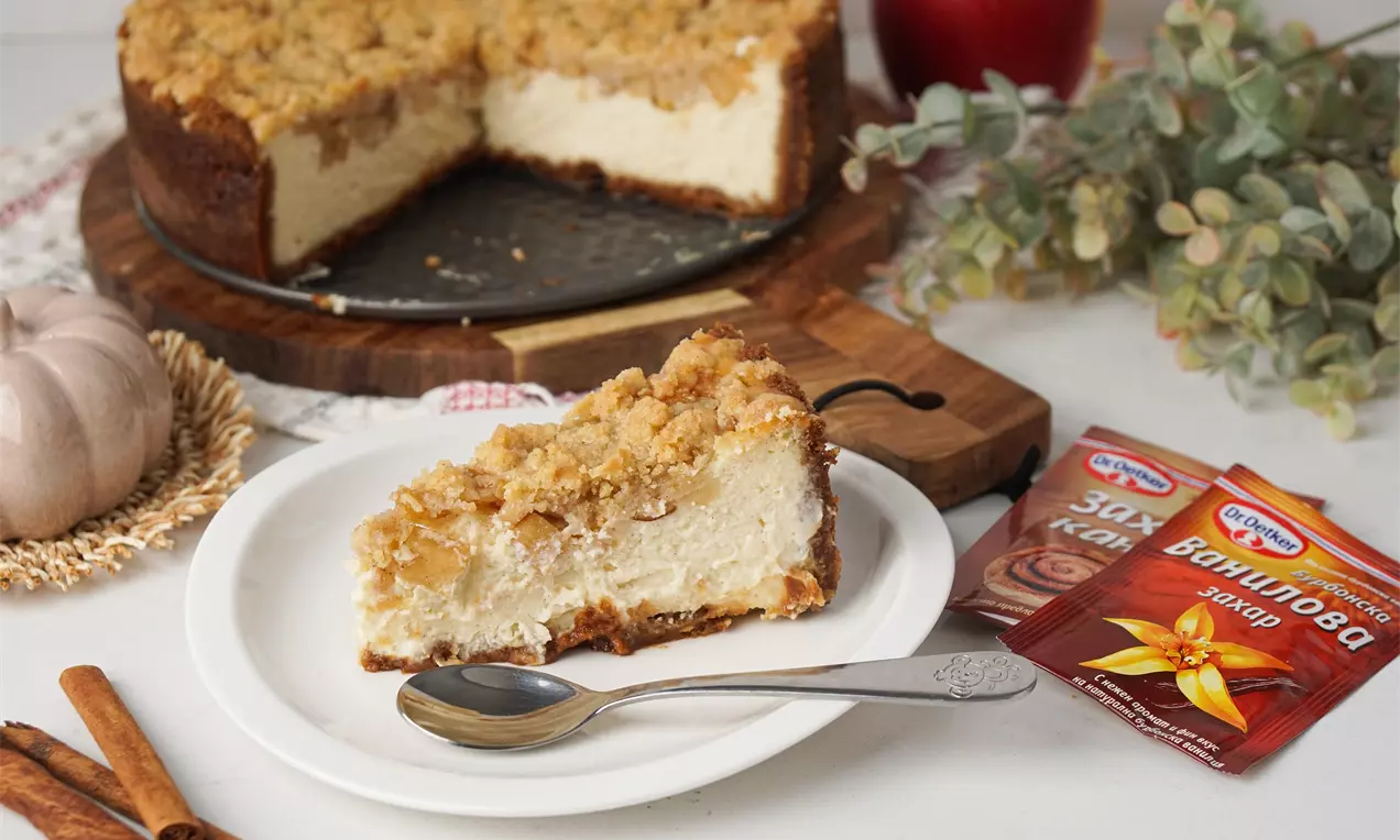 Чийзкейк с ябълки