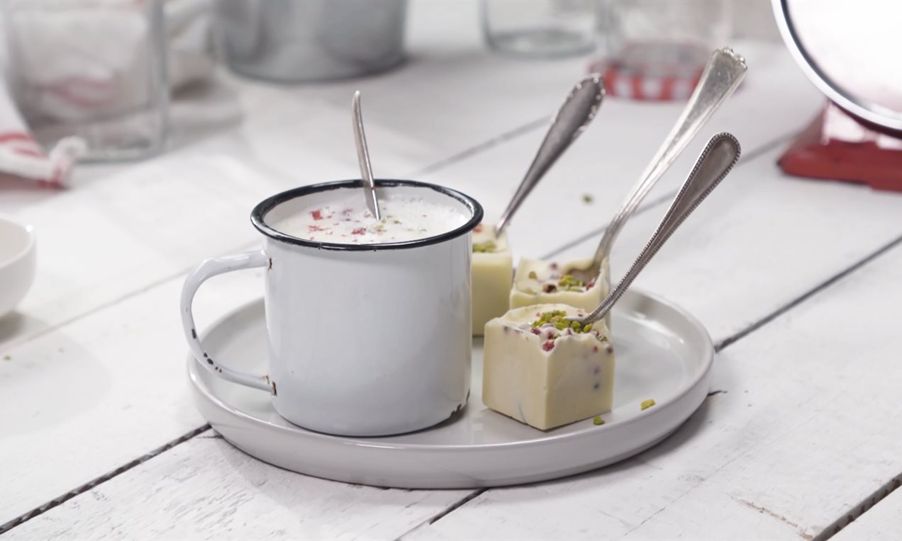 Pepper and white chocolate sticks Recipe | Dr. Oetker
