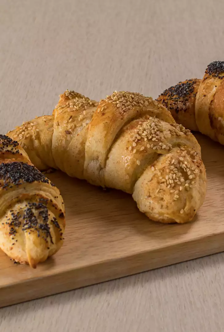 brioches salate al formaggio a misura.jpg