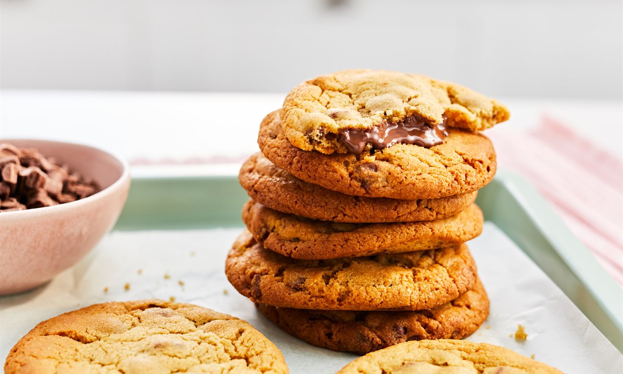 Melting Middle Chocolate Chunk Cookies Recipe | Dr. Oetker