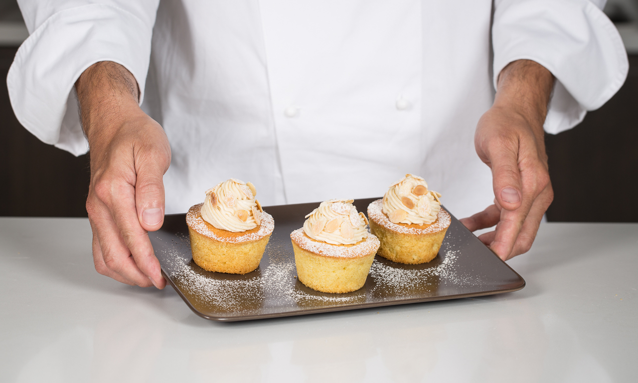 fotoricetta-cupcake-stelle-albicocca-mandorle-8.jpg