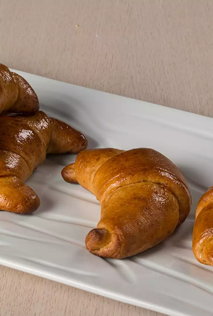 Brioches vegane alla marmellata e uvetta.jpg