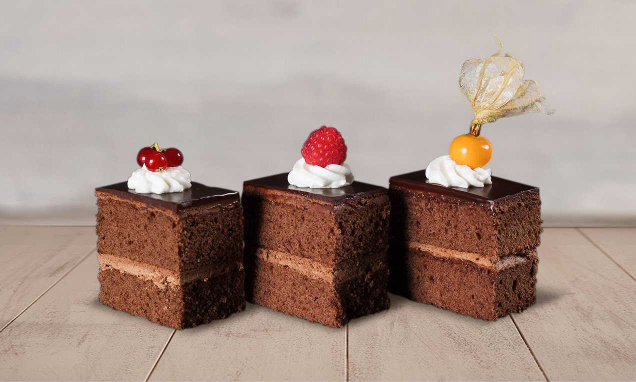 Trancetti di Pan di Spagna e crema al cioccolato