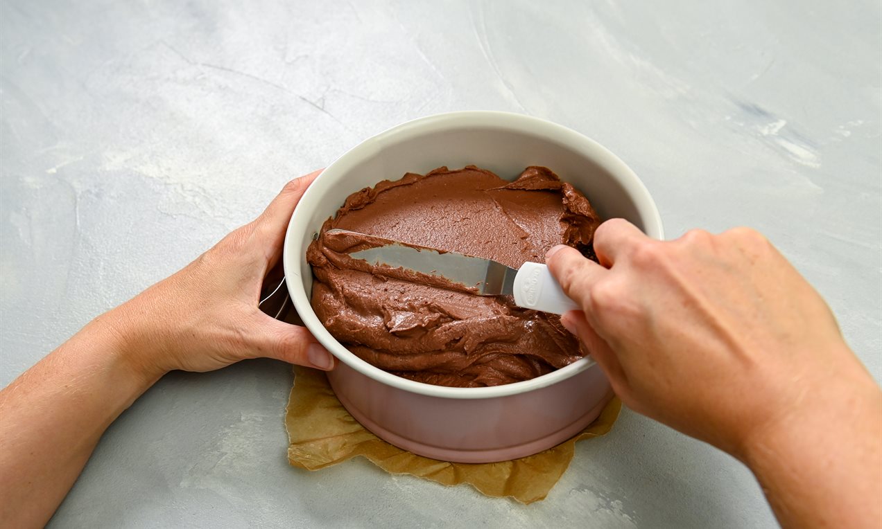 Picture - Vegan chocolate mousse birthday cake​ - Step 2: Filling