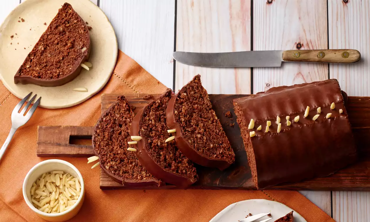 Schokokuchen in der Rehrückenform gebacken