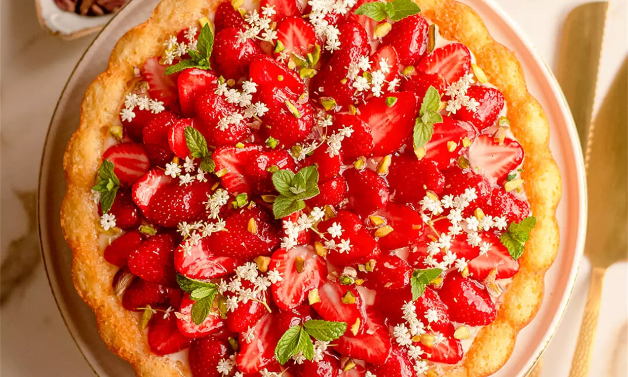 Kolač sa jagodama i vanilijom