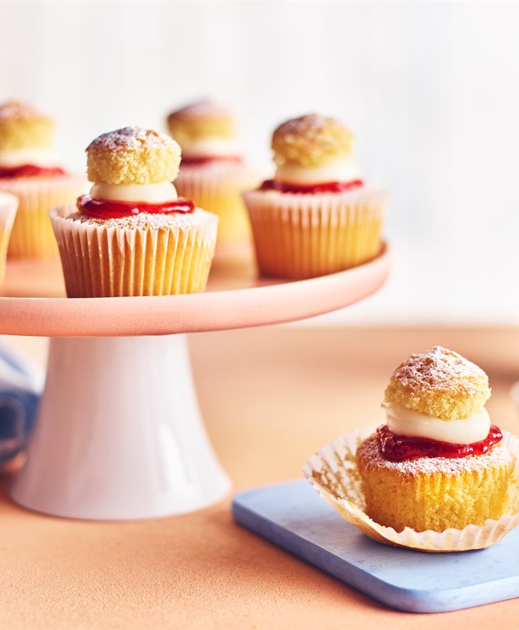 Victoria Sponge Cupcakes Recipe Dr Oetker 3927