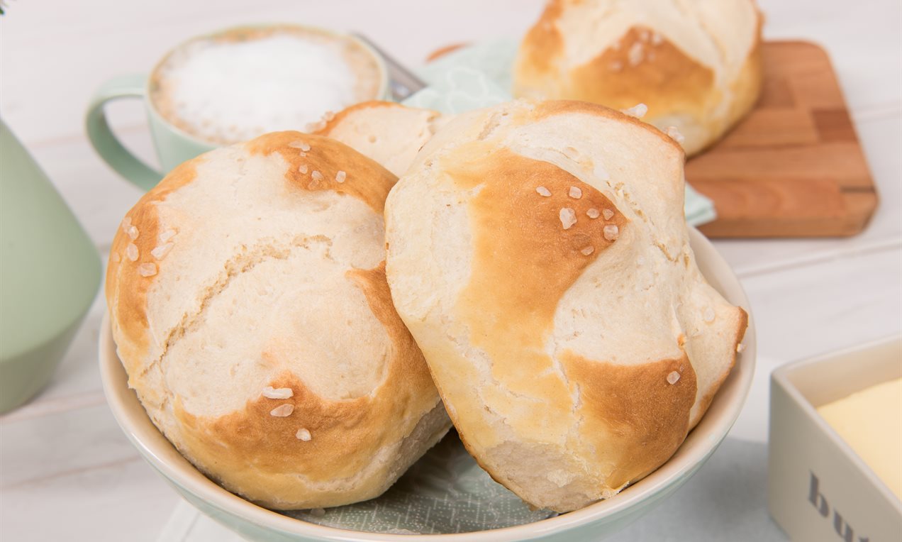 CakeuDessert Germany Recipephoto Laugenbrötchen Detail