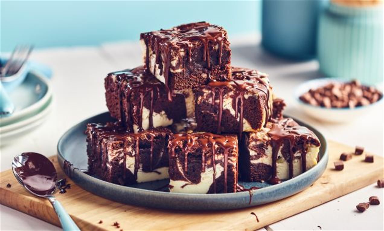 Chocolate Cheesecake Brownies Recipe | Dr. Oetker