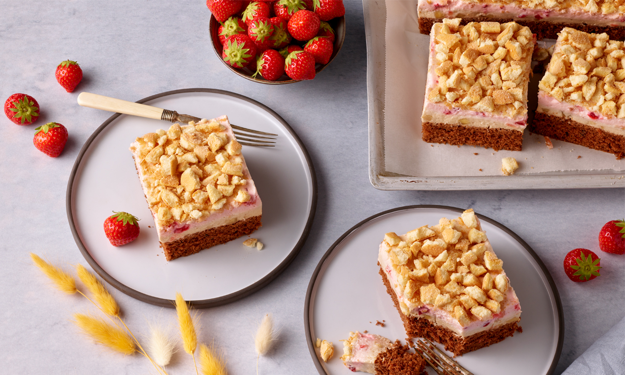 Schokokuchen mit Bananen- &amp; Erdbeercreme Rezept | Dr. Oetker