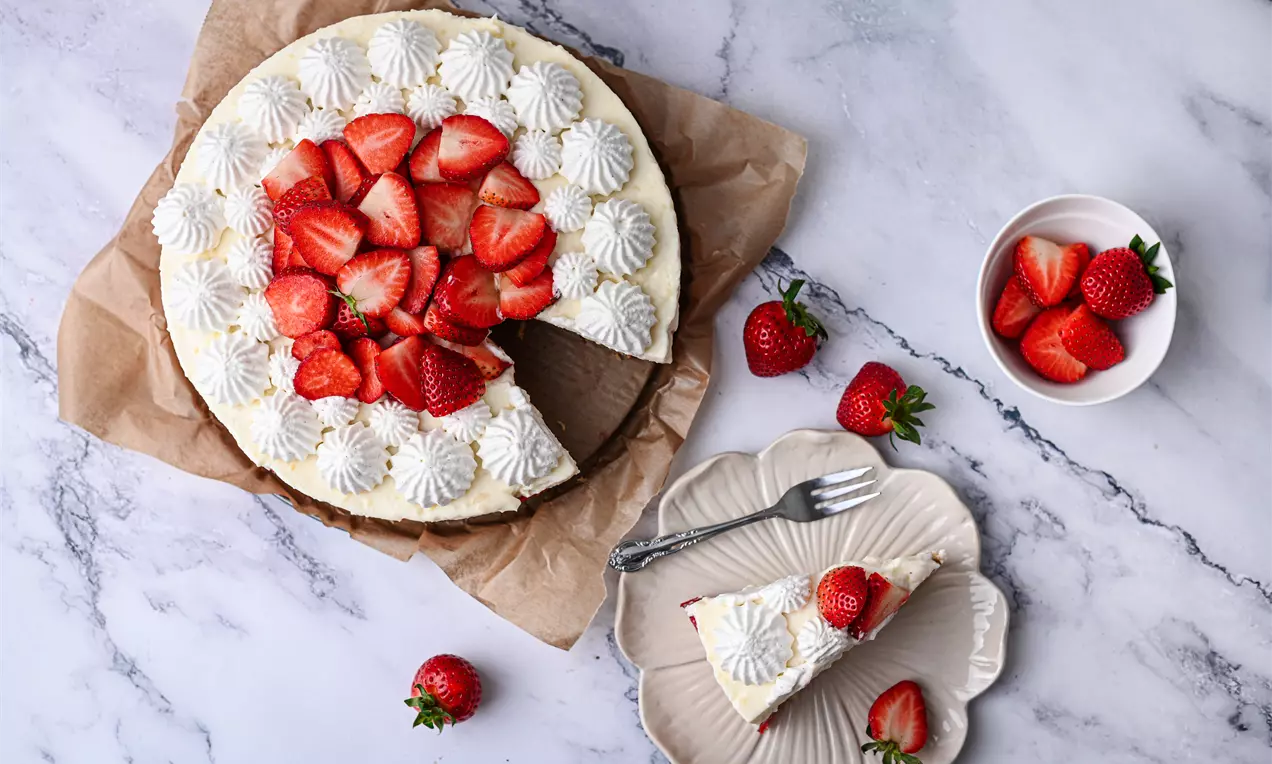 Ягодова торта с баварски крем