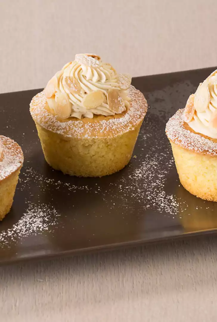 cupcake-stelle-albicocca-mandorle-a-misura.jpg