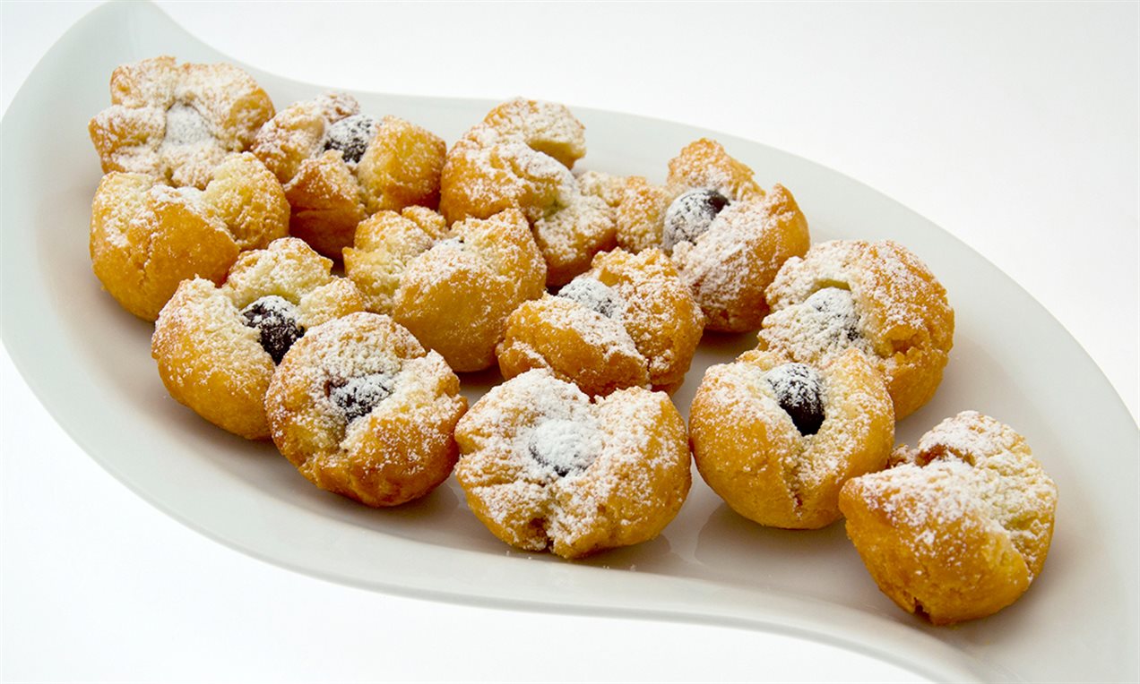 Castagnole di Carnevale all'amarena