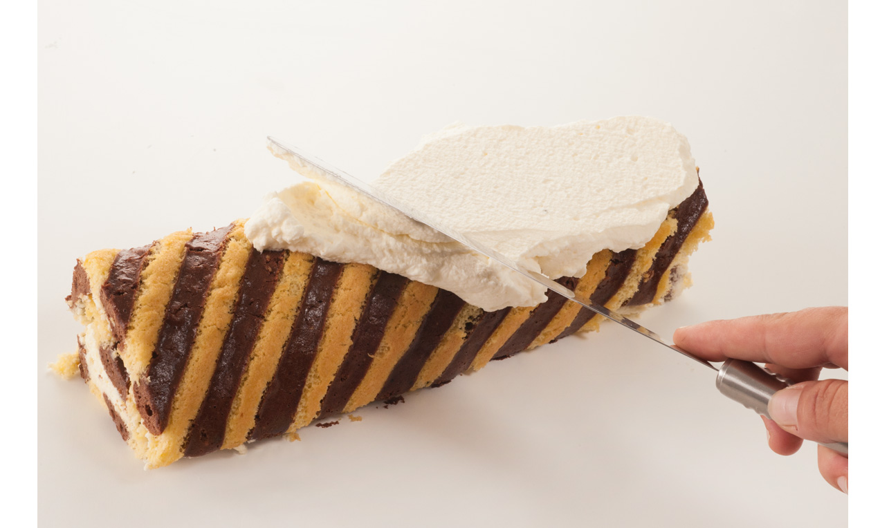 Roulade mit Creme einstreichen_1.jpg