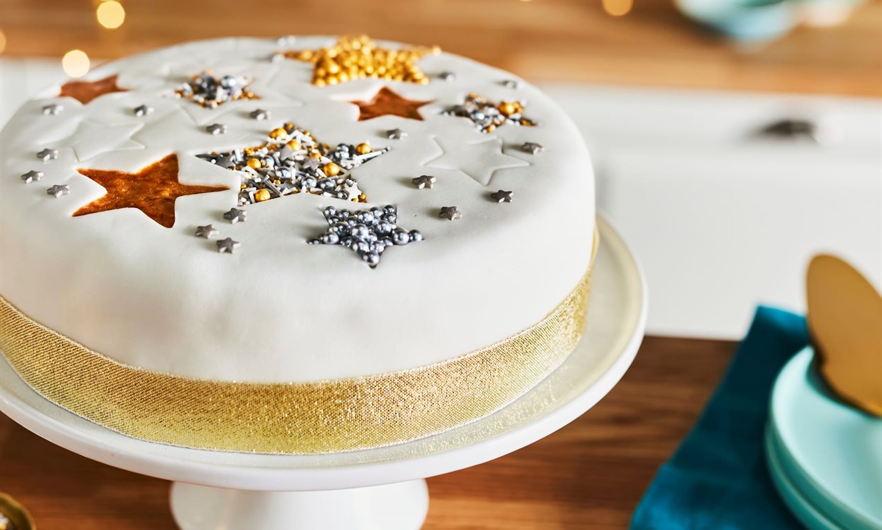 Christmas cake decoration ideas: How to decorate a Christmas cake