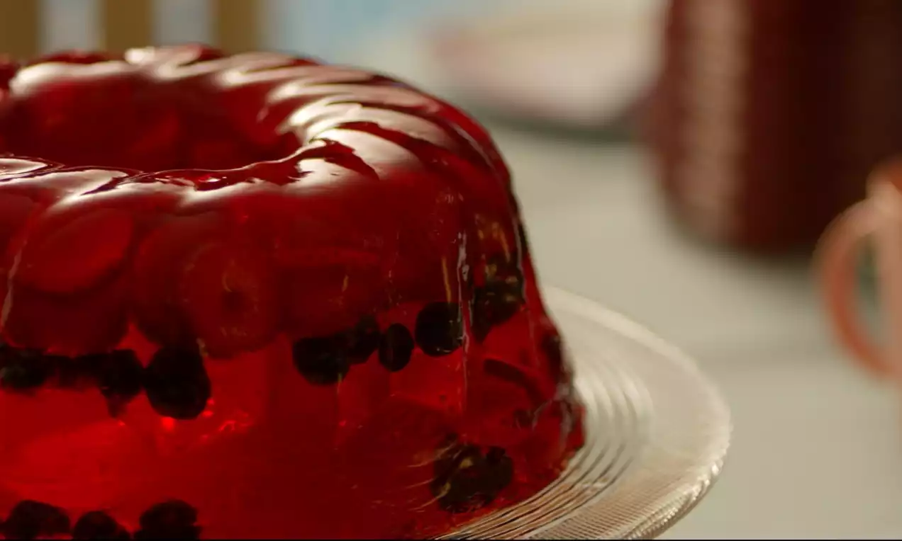 Gelatina de Morango com Frutas Receita Dr. Oetker