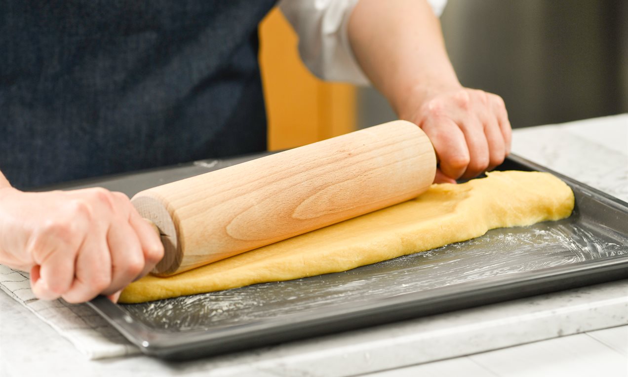 Knetteig ausrollen Blech DSC6051 бг