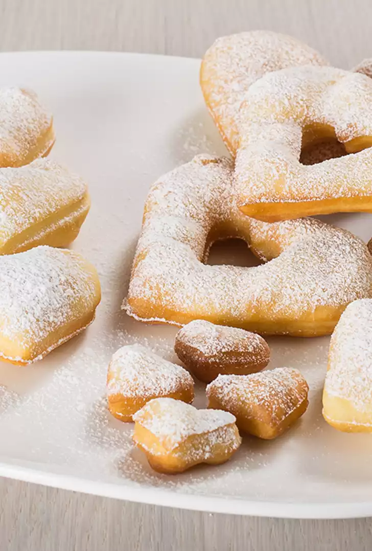 Frittelle di Carnevale a forma di cuore.jpg