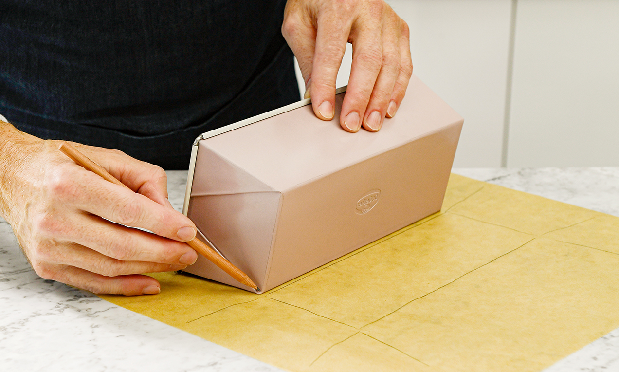 Kastenform Backpapier auslegen-3558 ret ausschnitt бг