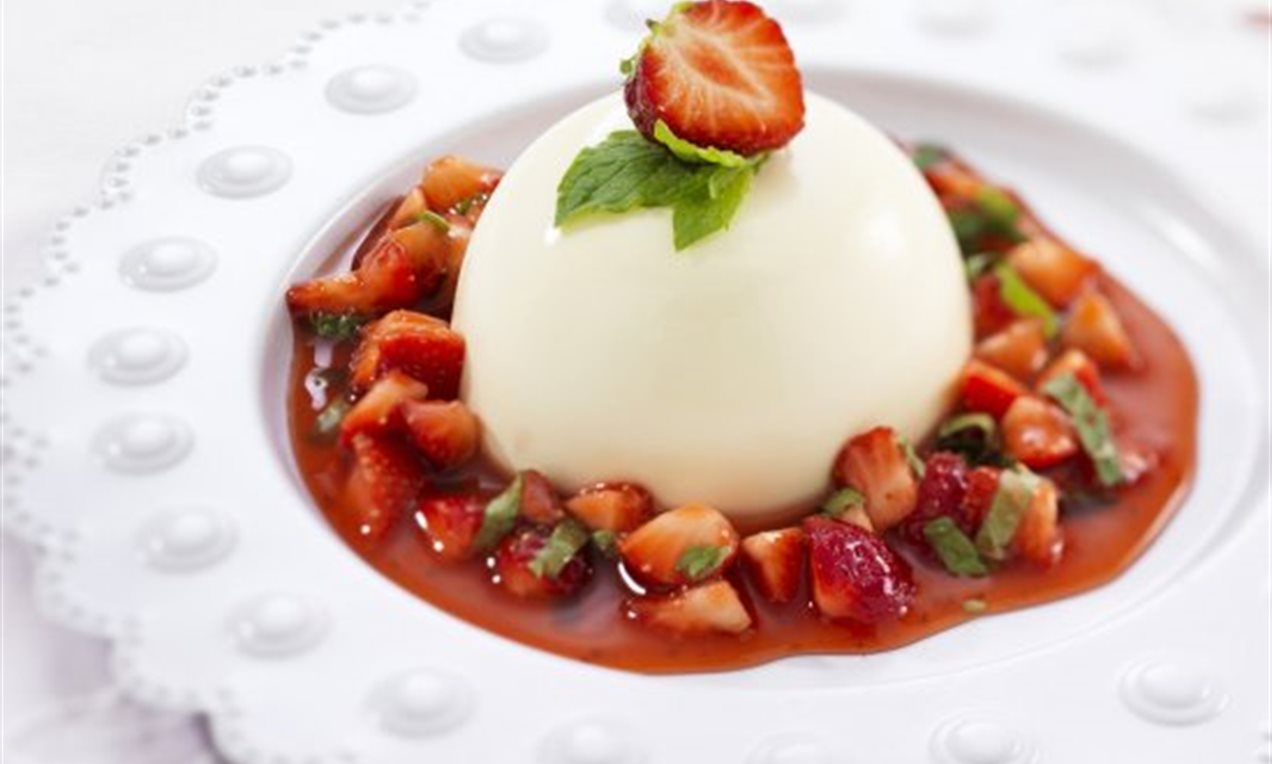 Panna Cotta met aardbeiensaus Recept Dr. Oetker