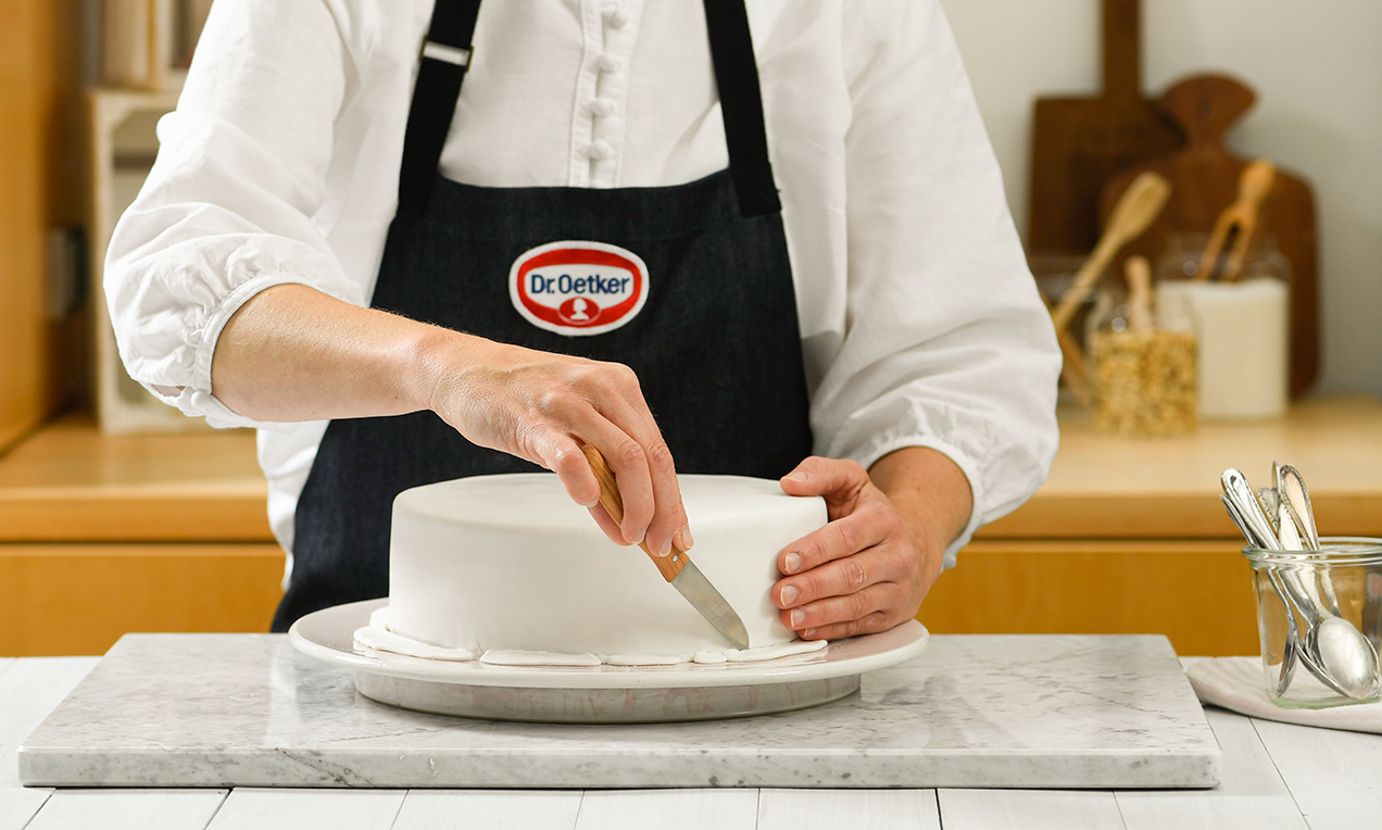 Fondantdecke abschneiden Ausschnitt DSC6707 бг