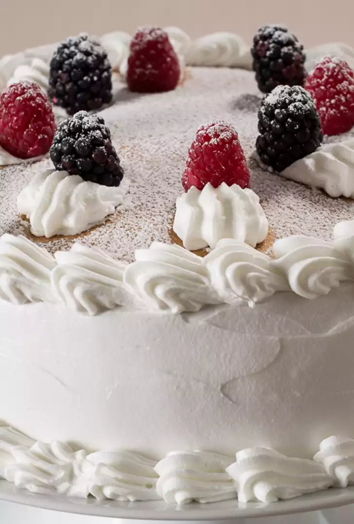 torta crema more e lamponi.jpg