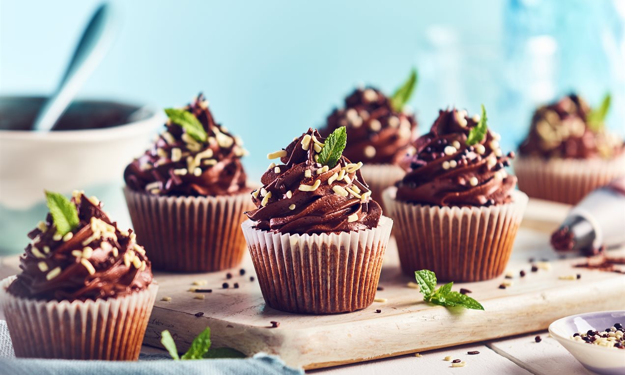 Mint Choc Chip Cupcakes Recipe | Dr. Oetker