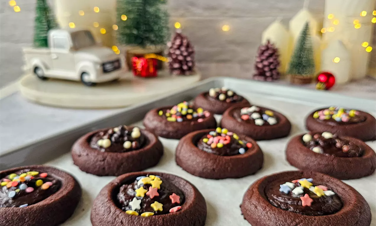 Брауни бисквитки с шоколадов пълнеж