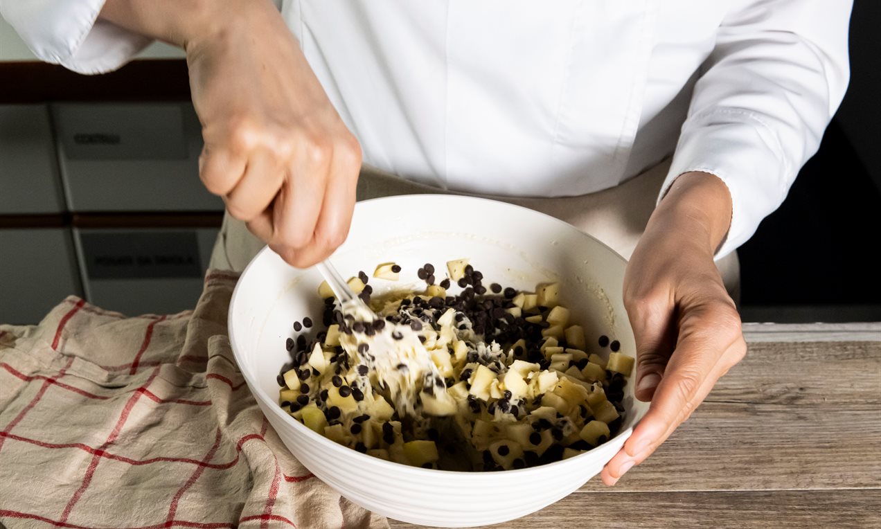 Step_torta di mele con gocce di cioccolato (14)
