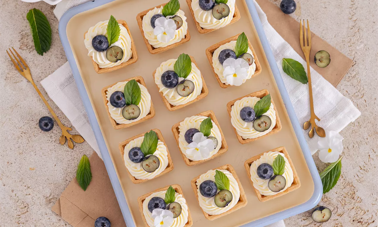 Borovničevo vanilijeve kremne košarice