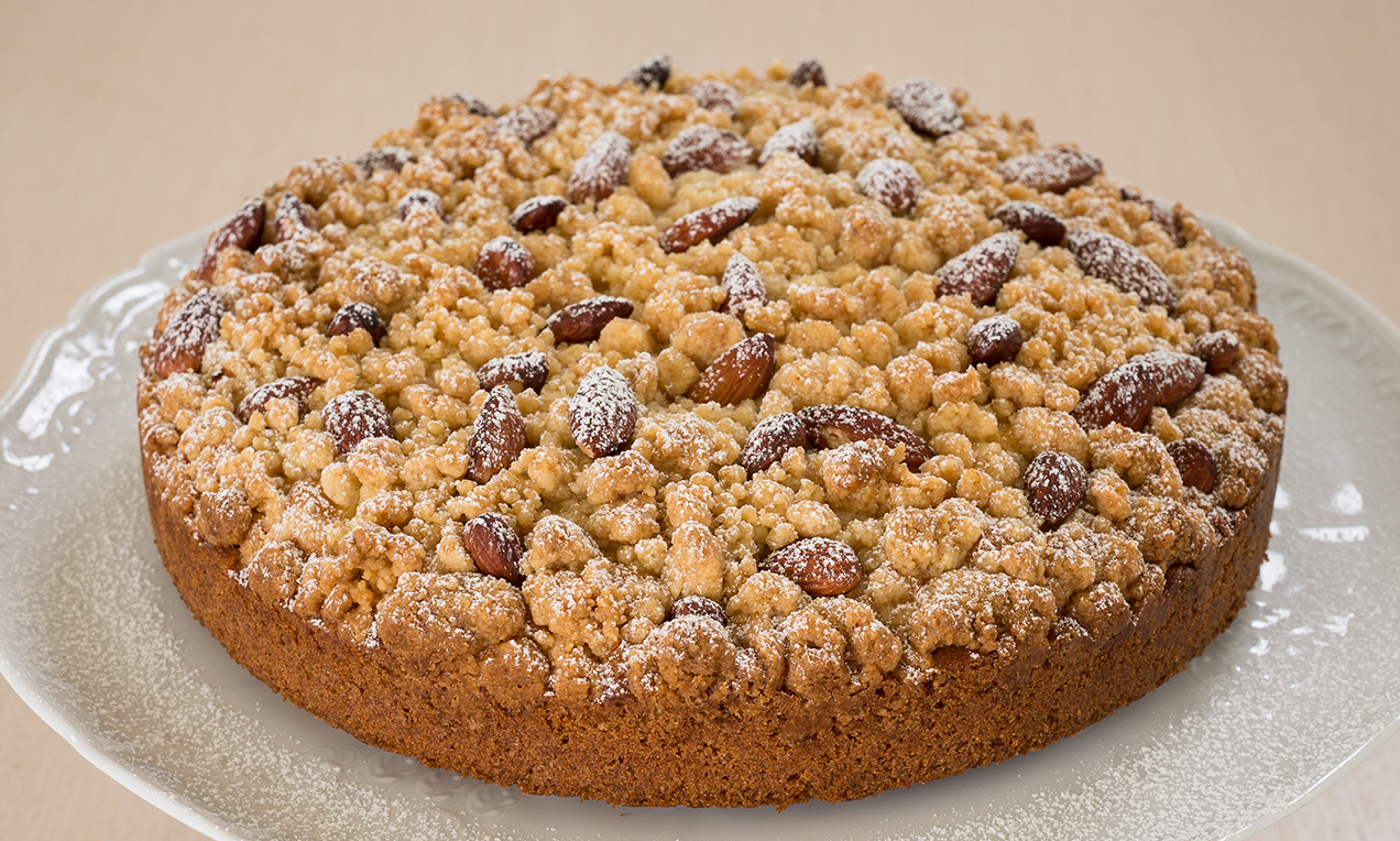 Crumb cake di albicocche e mandorle