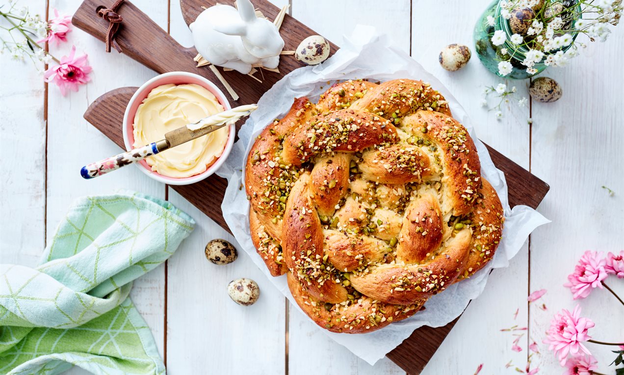Knotted Easter Bread ENG