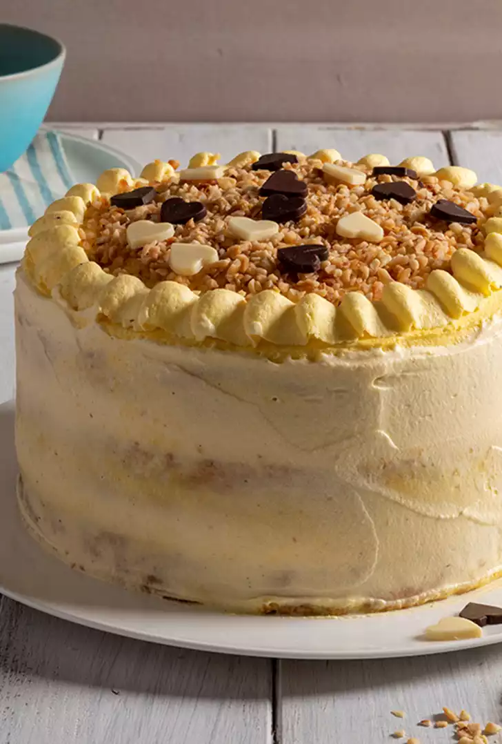 Torta farcita alla crema chantilly