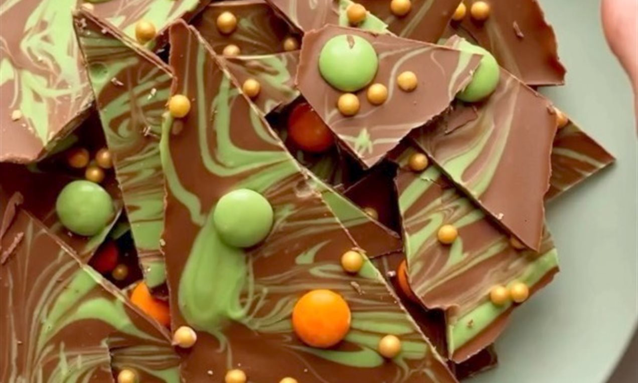 St. Patricks Day Chocolate Bark Recipe | Dr. Oetker
