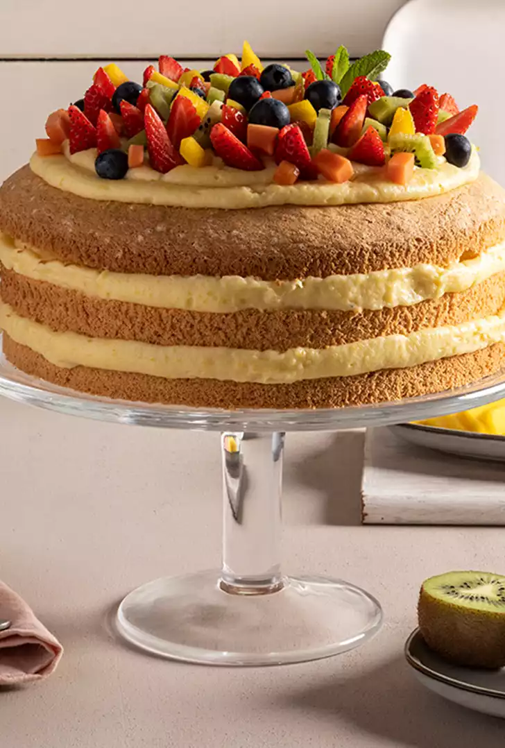 Pan di spagna crema e frutta