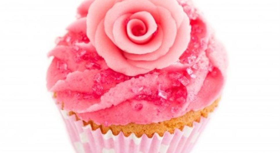 naar voren gebracht goud keten Cupcakes met roze toef en roosje Recept | Dr. Oetker