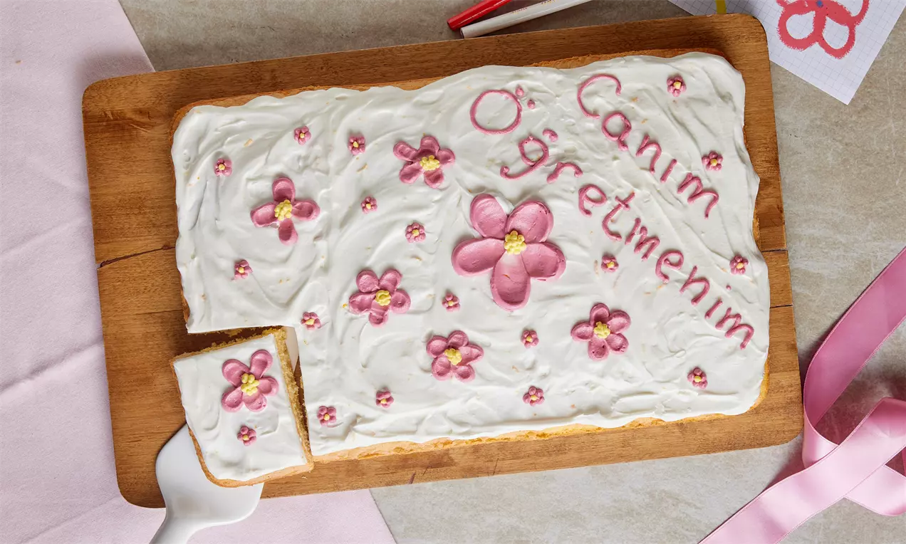 ogretmenler gunu pastasi 2025