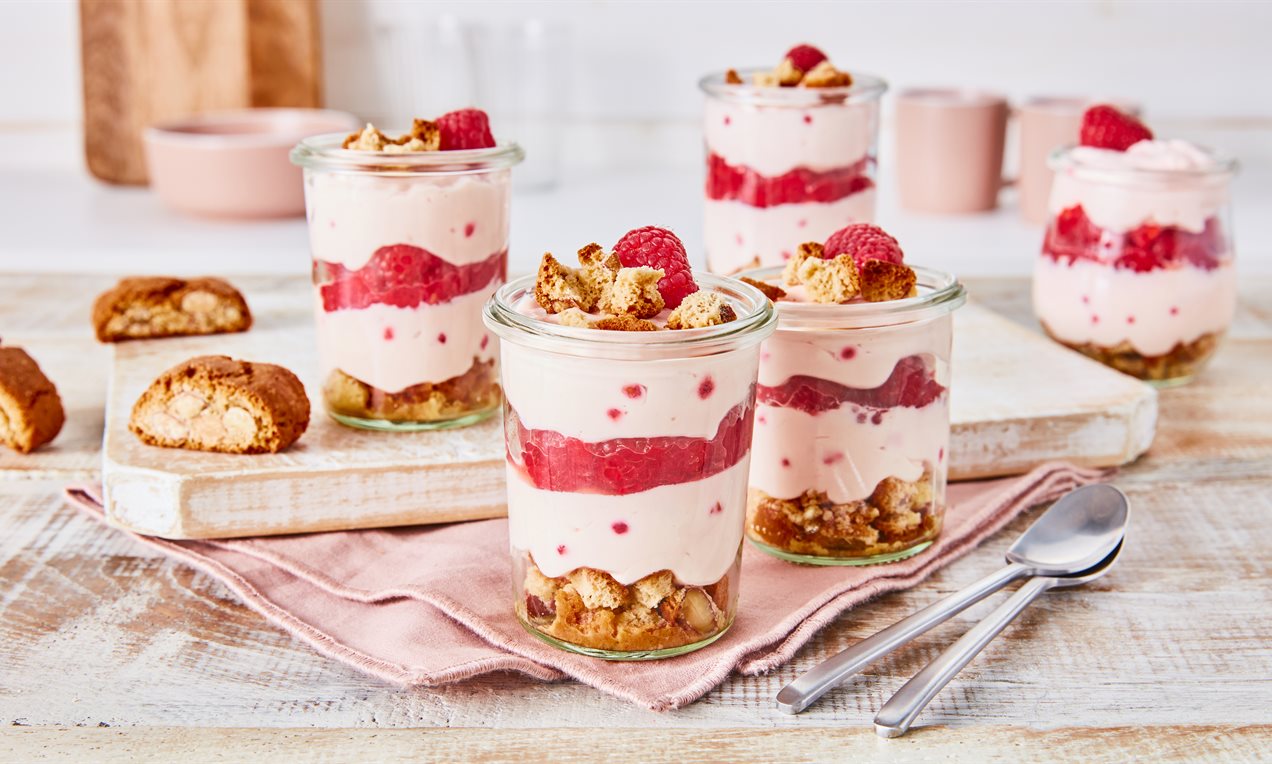 Himbeer-Dessert im Glas Rezept | Dr. Oetker