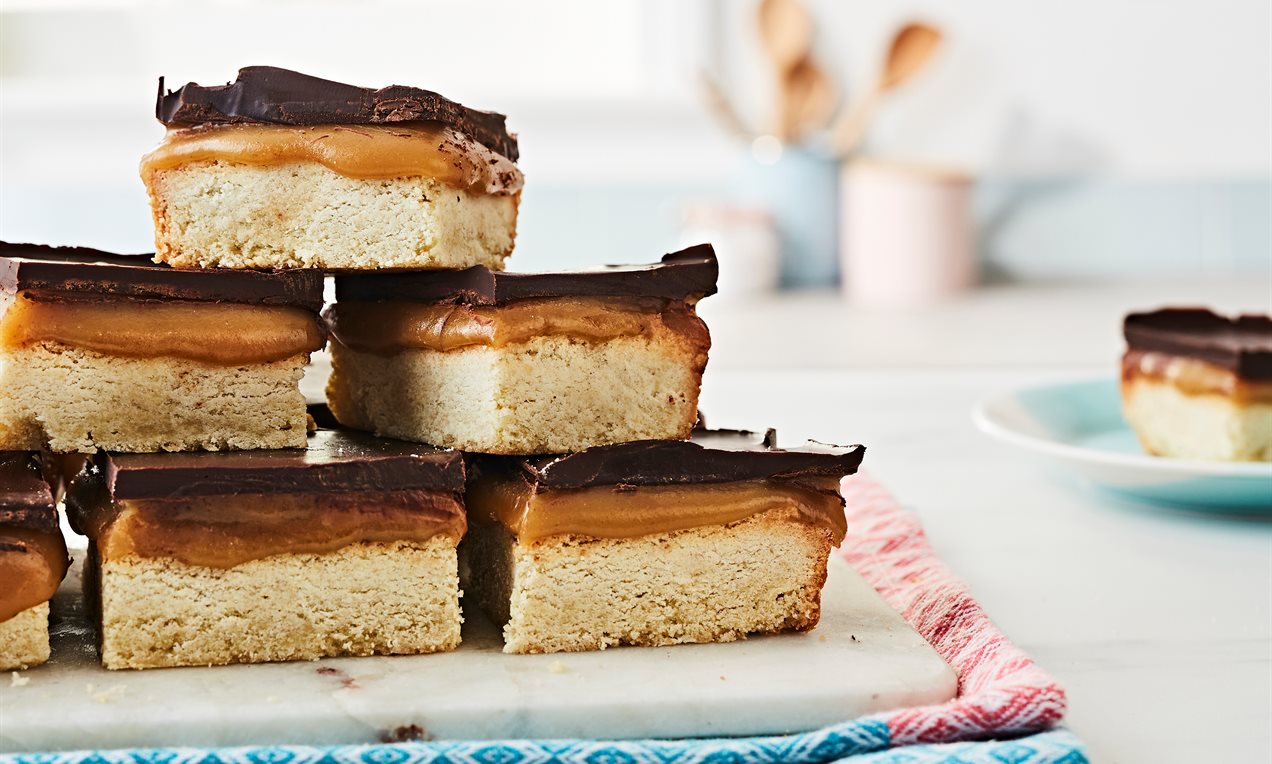 Vegan Millionaires Shortbread Recipe | Dr. Oetker