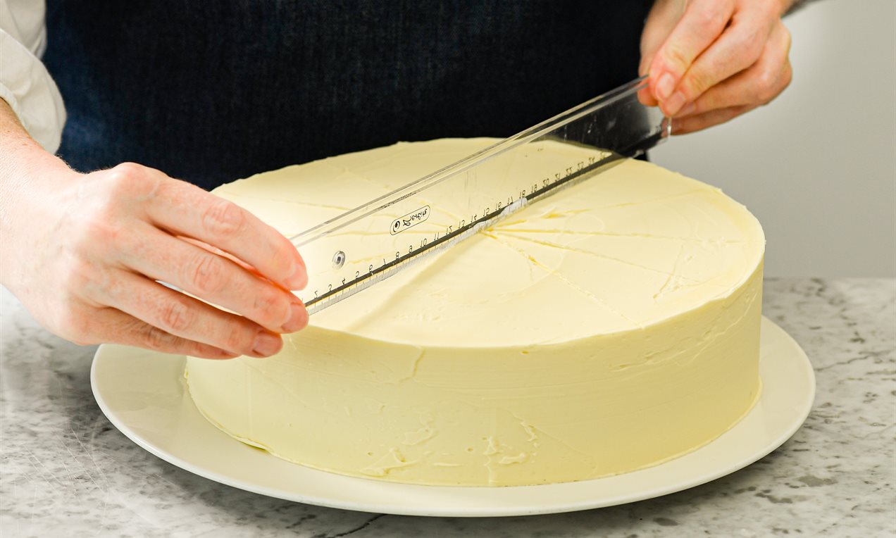 Torte mit Lineal einteilen DSC7829 бг