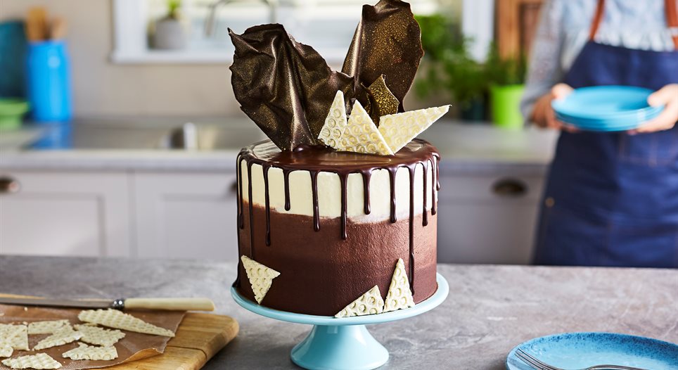 Dobos Torte (aka chocolate shard cake when your caramel doesn't cooperate)  😅 : r/Baking