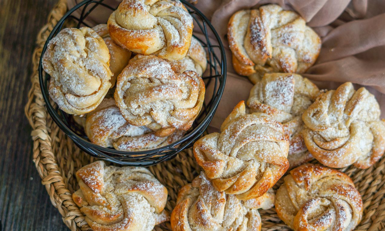 Vanille Hefeknoten Rezept | Dr. Oetker