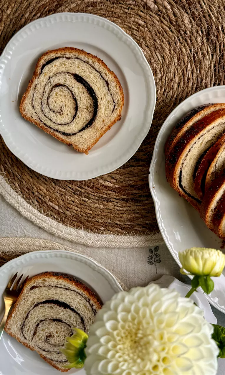 Канелено руло с макови семена