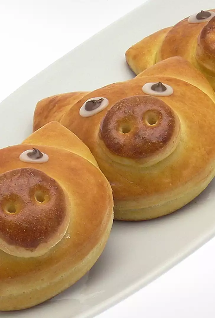 Panini-dolci-a-forma-di-maialino-con-crema-alla-nocciola_DBricette.jpg